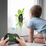 Gecko piloté à la manette sur une fenêtre